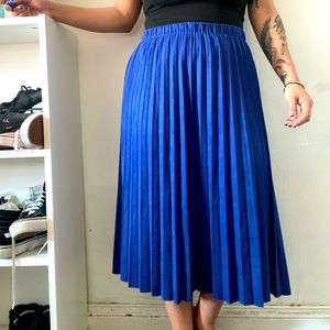 Woman’s faux suede blue Zara Skirt. | Size US Woman’s XL